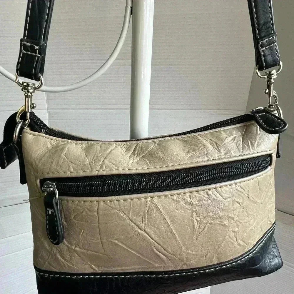 Stone and Company Leather Crossbody Bsg - Picture 4 of 10